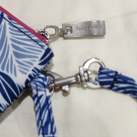 NWOT Baggallini Go Bagg with RFID Wristlet, MSRP: $78 - Picture 7 of 10